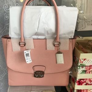 Handbags/accessories
